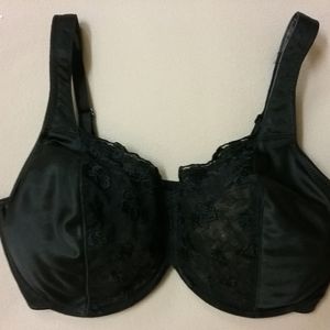 Bra 38dd by Breezies lace eclipse underwire